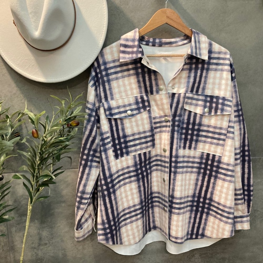 Bucket list size small super lovely button up jacket perfect condition